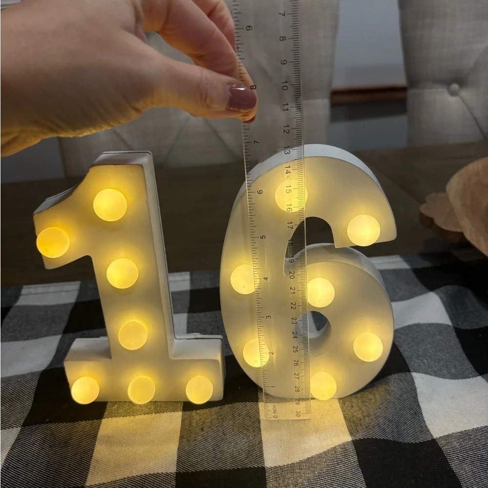 Source Unknown LED Number 16 Light - White and Yellow